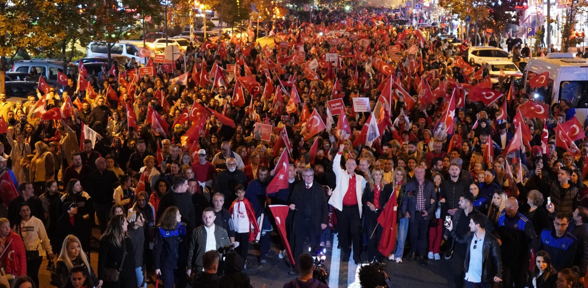 BEYLİKDÜZÜ CUMHURİYET’İN İLANININ 101. YILINI COŞKUYLA   KUTLADI   