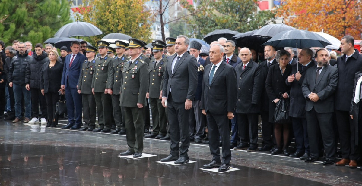 MUSTAFA KEMAL ATATÜRK, MİNNET VE ÖZLEMLE ANILDI 